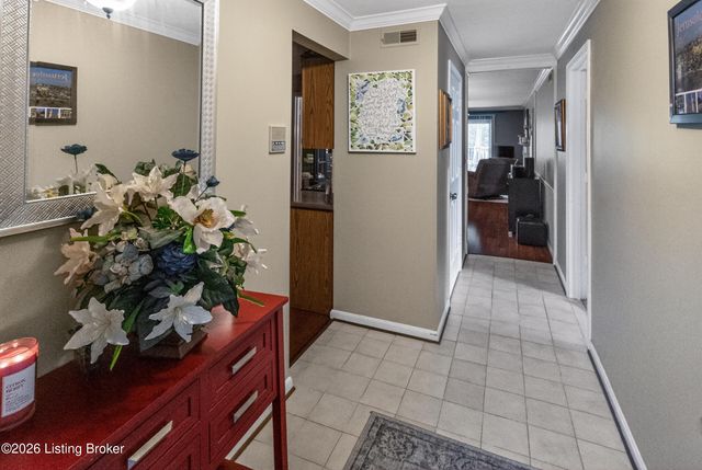 705 Donard Park Ave, Louisville, KY 40218