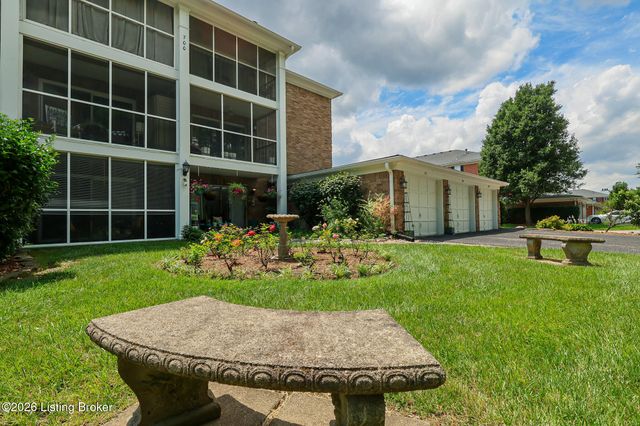 705 Donard Park Ave, Louisville, KY 40218