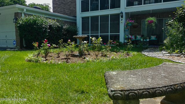 705 Donard Park Ave, Louisville, KY 40218