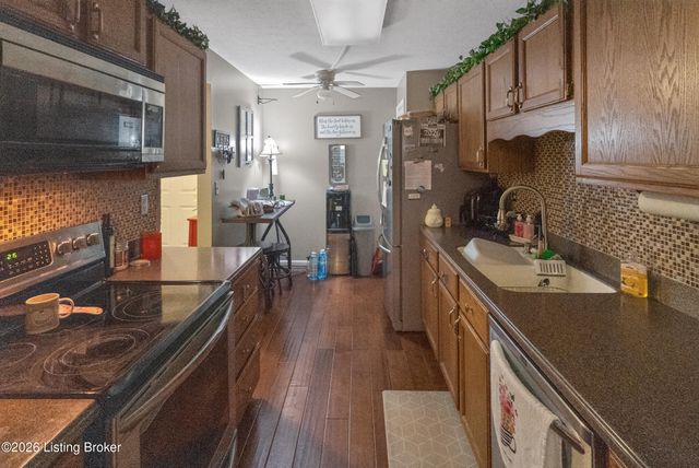 705 Donard Park Ave, Louisville, KY 40218