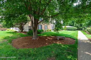 705 Donard Park Ave, Louisville, KY 40218