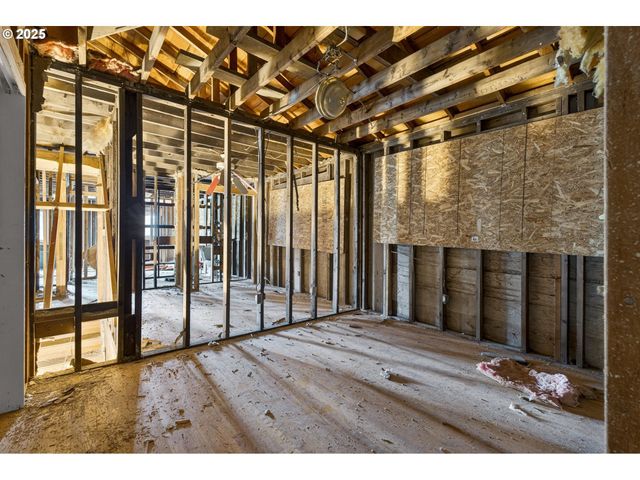 7827 N DENVER Ave, Portland, OR 97217