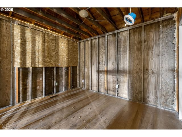 7827 N DENVER Ave, Portland, OR 97217