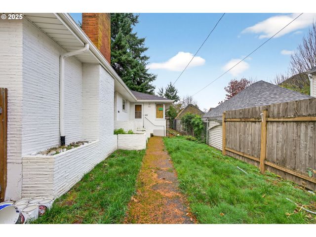 7827 N DENVER Ave, Portland, OR 97217