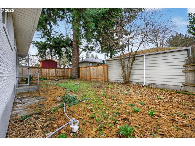 7827 N DENVER Ave, Portland, OR 97217