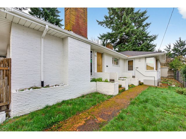 7827 N DENVER Ave, Portland, OR 97217