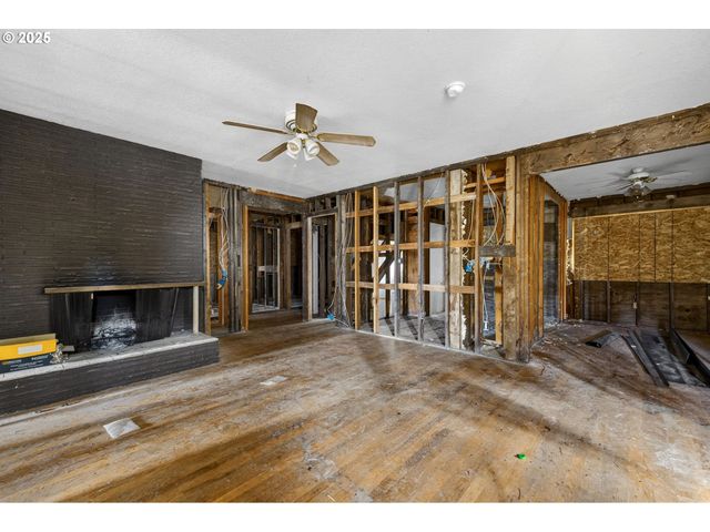 7827 N DENVER Ave, Portland, OR 97217