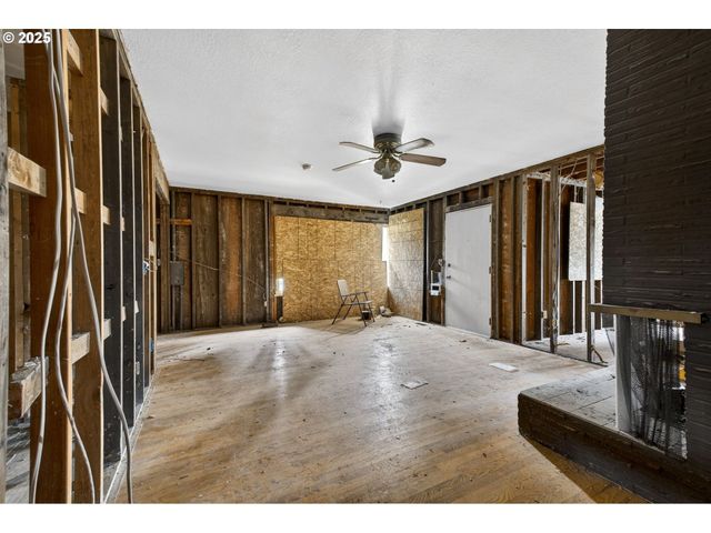 7827 N DENVER Ave, Portland, OR 97217