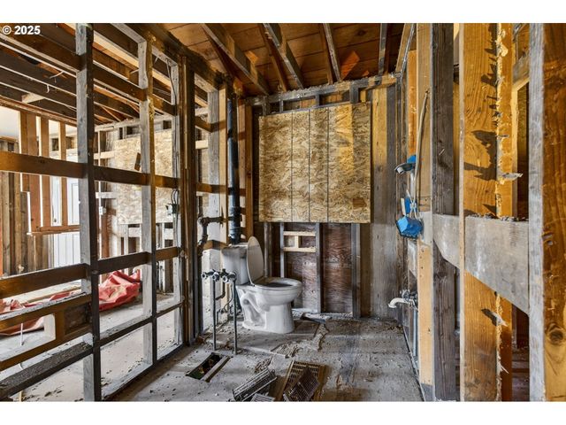 7827 N DENVER Ave, Portland, OR 97217