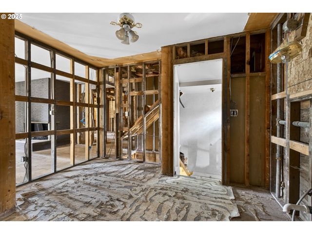 7827 N DENVER Ave, Portland, OR 97217