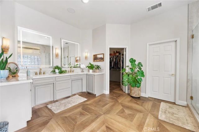 12614 Clay Creek Court, Bakersfield, CA 93312