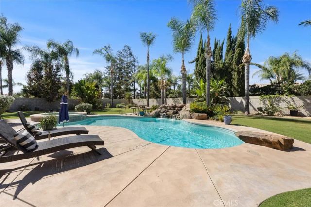 12614 Clay Creek Court, Bakersfield, CA 93312