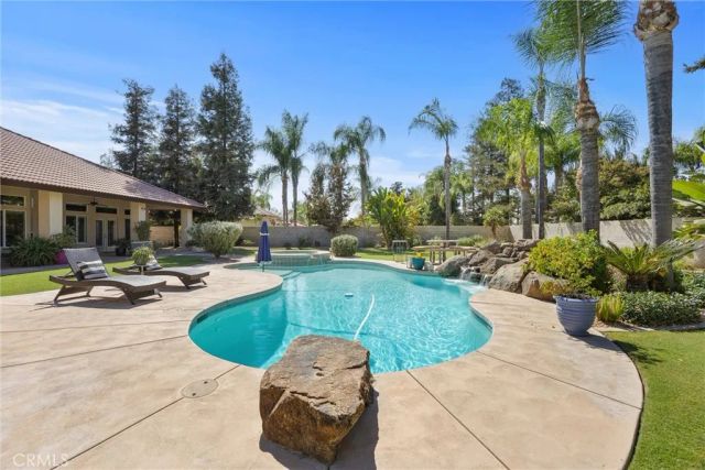 12614 Clay Creek Court, Bakersfield, CA 93312