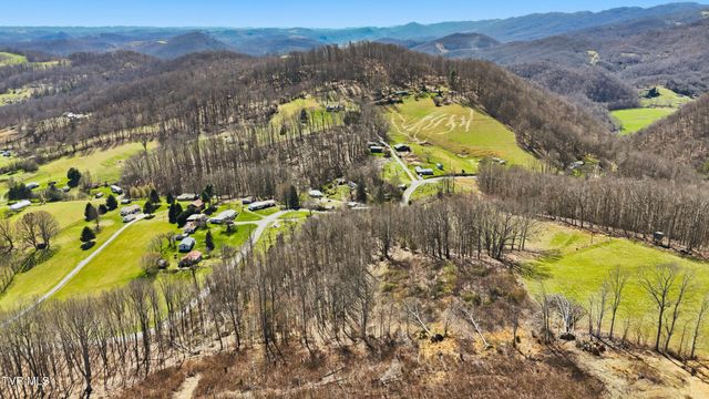 486 Cloud High Road, Duffield, VA 24244