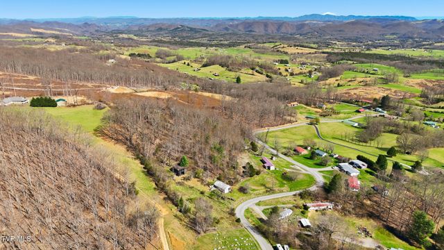 486 Cloud High Road, Duffield, VA 24244