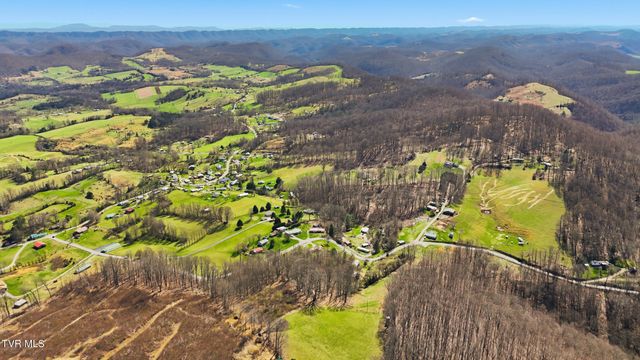 486 Cloud High Road, Duffield, VA 24244