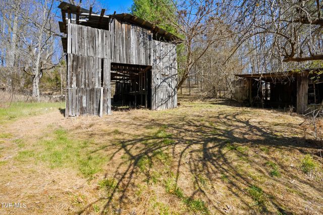 486 Cloud High Road, Duffield, VA 24244