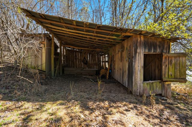 486 Cloud High Road, Duffield, VA 24244