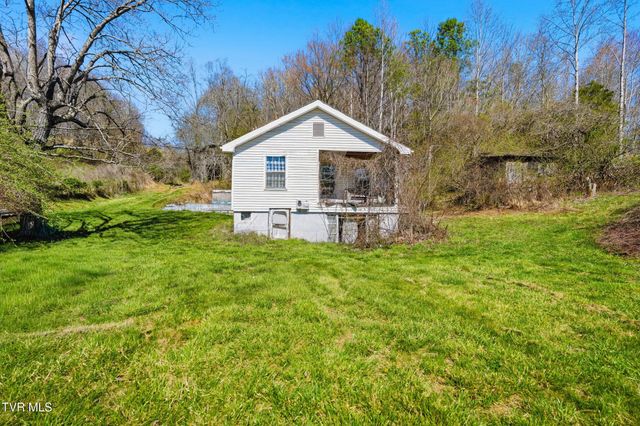 486 Cloud High Road, Duffield, VA 24244