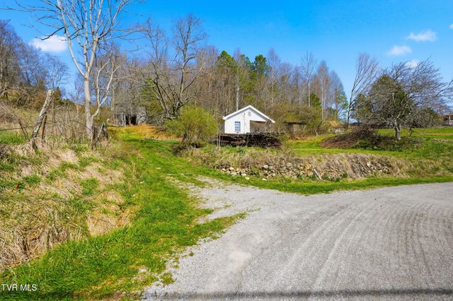 486 Cloud High Road, Duffield, VA 24244