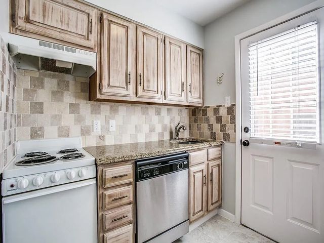 4704 Abbott Avenue 118, Highland Park, TX 75205