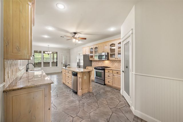 5545 Fm 416, Streetman, TX 75859