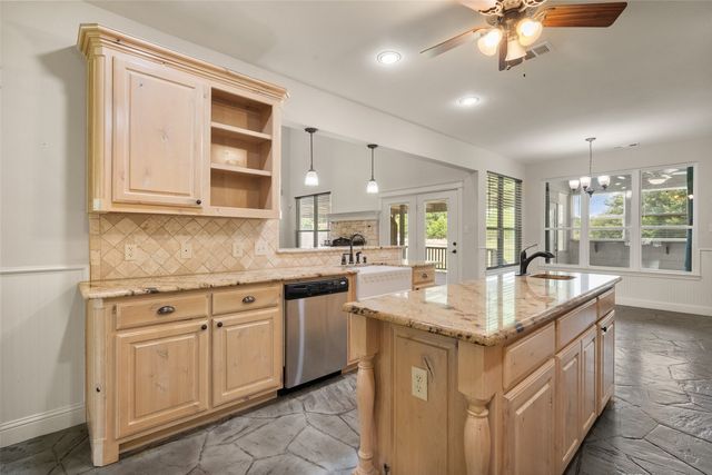 5545 Fm 416, Streetman, TX 75859