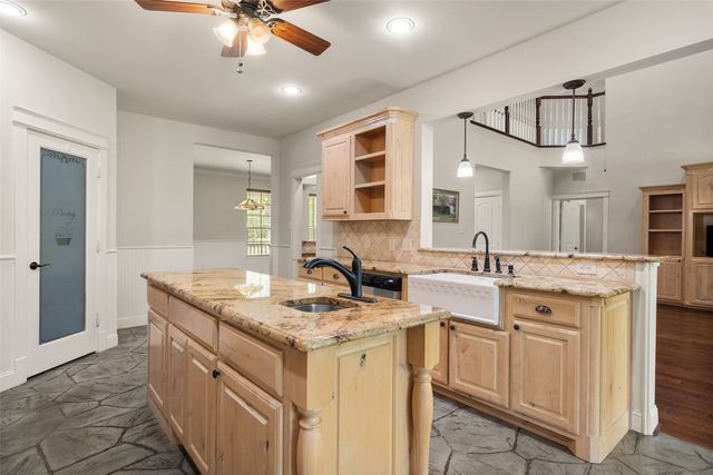 5545 Fm 416, Streetman, TX 75859