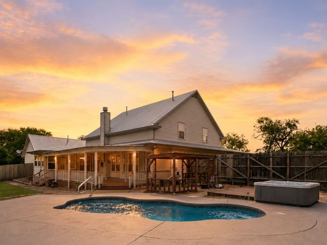 5545 Fm 416, Streetman, TX 75859