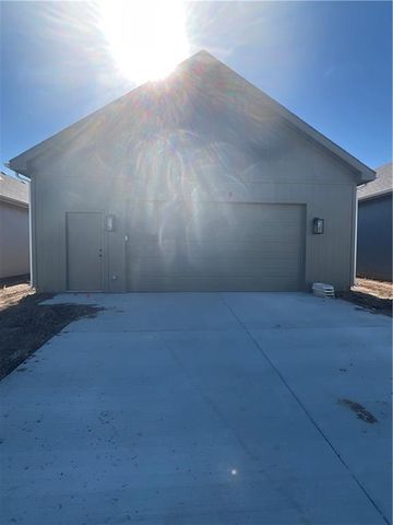 1600 Cottonwood Creek Avenue 8, Kearney, MO 64060