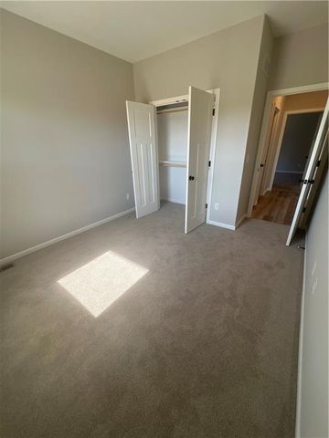 1600 Cottonwood Creek Avenue 8, Kearney, MO 64060