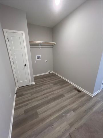 1600 Cottonwood Creek Avenue 8, Kearney, MO 64060