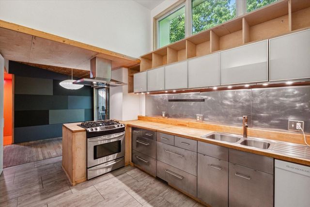 713 N 5th Avenue, Ann Arbor, MI 48104