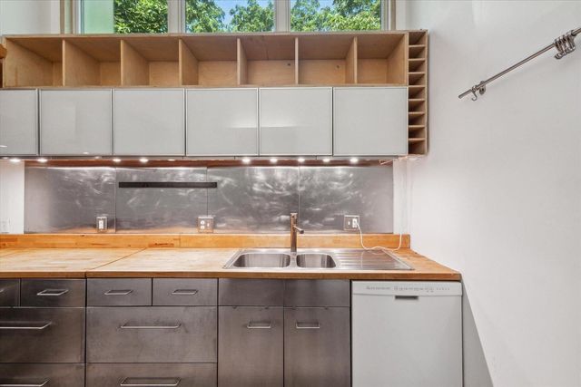 713 N 5th Avenue, Ann Arbor, MI 48104