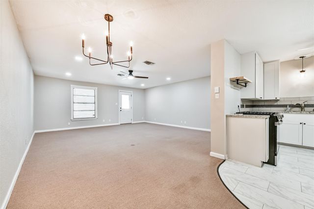 2010 15th Avenue N, Texas City, TX 77590