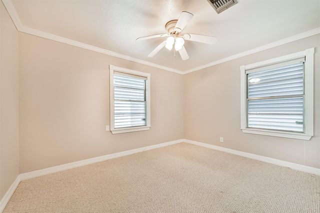 2010 15th Avenue N, Texas City, TX 77590