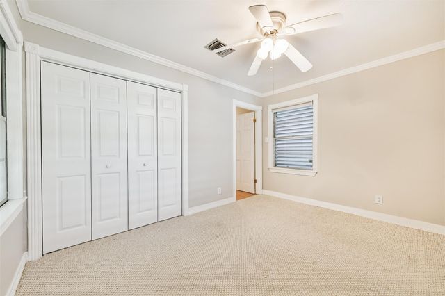 2010 15th Avenue N, Texas City, TX 77590