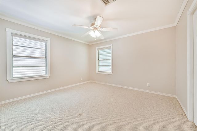 2010 15th Avenue N, Texas City, TX 77590