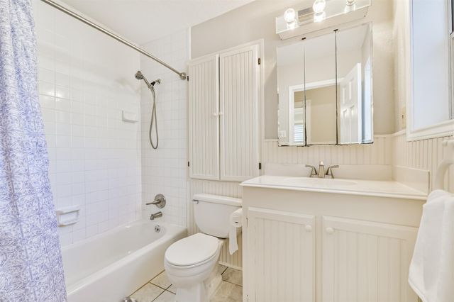 2010 15th Avenue N, Texas City, TX 77590