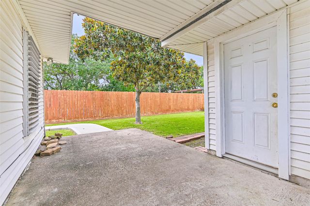 2010 15th Avenue N, Texas City, TX 77590