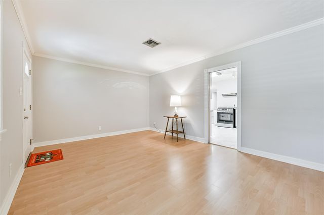 2010 15th Avenue N, Texas City, TX 77590