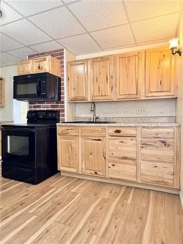 505 Pleasant View Avenue, Trenton, MO 64683