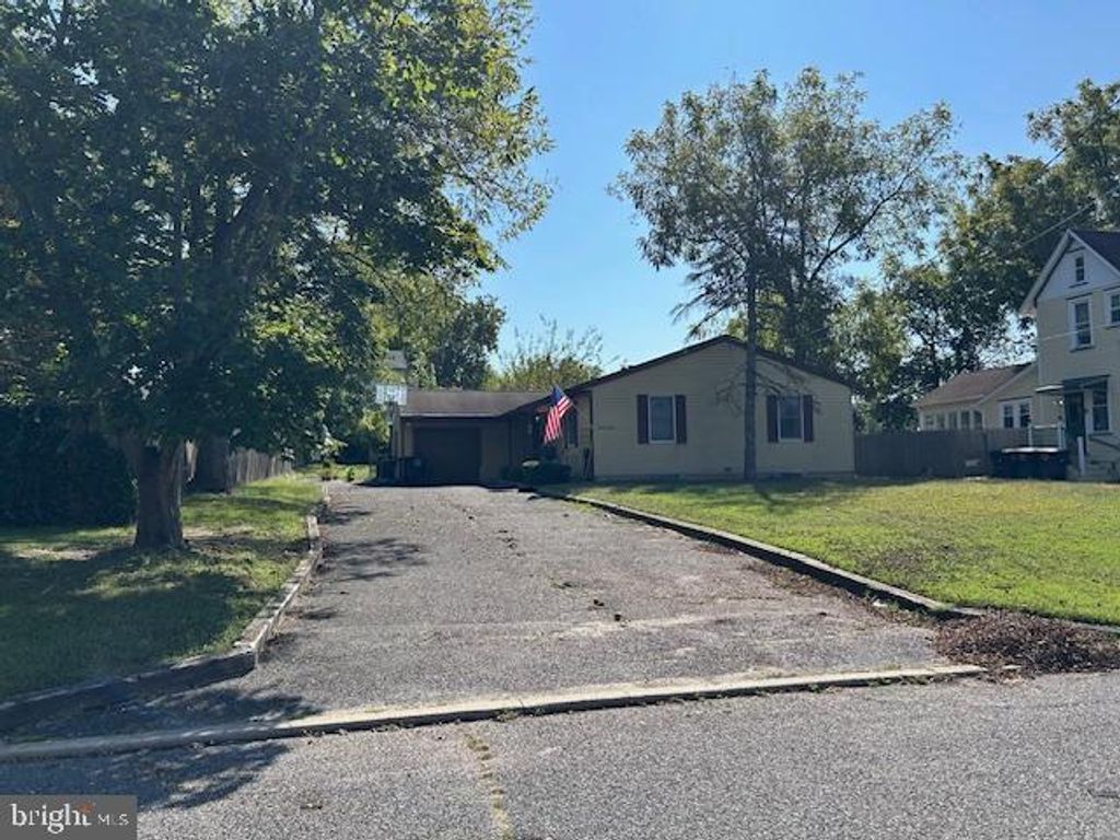 25 STATE AVE, Lindenwold, NJ 08021