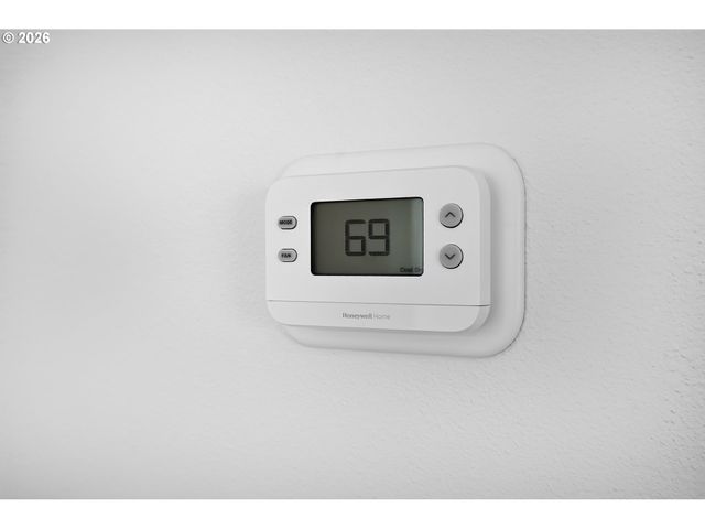 557 Upland Ave, Woodburn, OR 97071