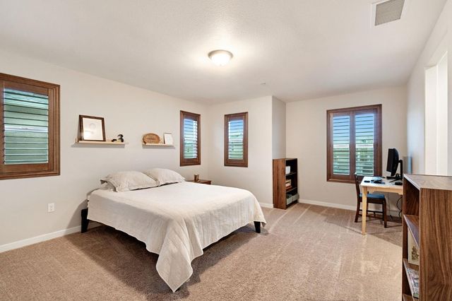 554 Mccaffrey Way, Madera, CA 93636