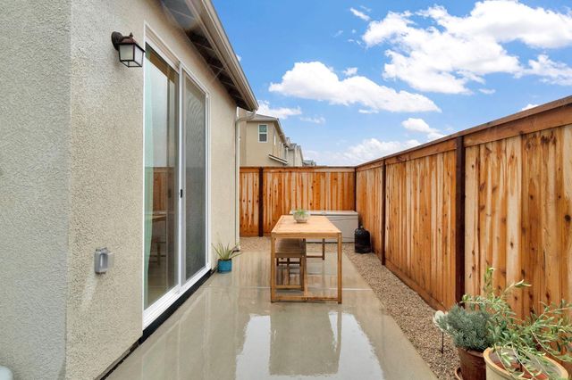 554 Mccaffrey Way, Madera, CA 93636