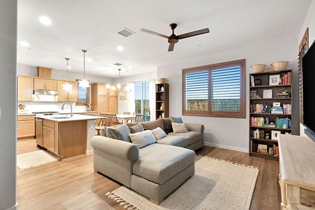 554 Mccaffrey Way, Madera, CA 93636