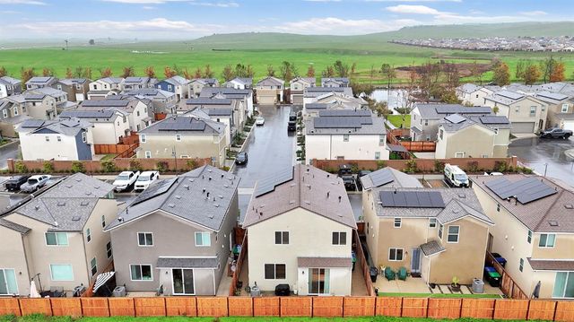 554 Mccaffrey Way, Madera, CA 93636