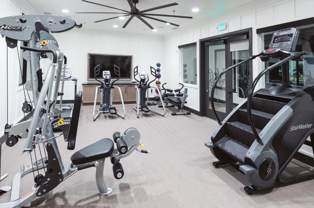 554 Mccaffrey Way, Madera, CA 93636