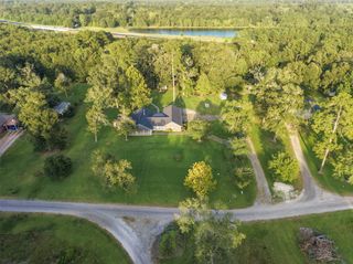 83 County Road 3189c, Cleveland, TX 77327